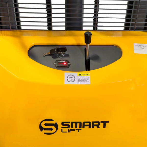 Штабелер с электроподъемом CDD15B-E (1500 кг; 3 м; 12В / 120Ач) SMARTLIFT HV Market