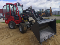 Мини-погрузчик QUADTRAC WL40T (800 кг, телескопическая стрела 3800 мм) HV Market