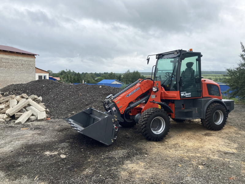 Мини-погрузчик QUADTRAC WL50T (1500 кг, 4500 мм) HV Market